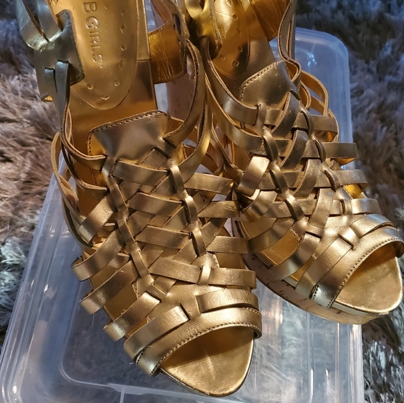 BCBG - Picture 1 of 8